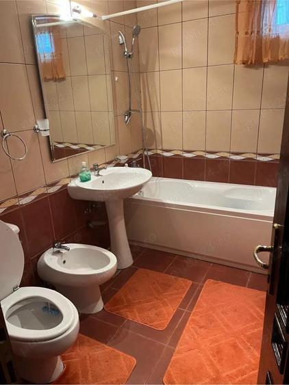 Inchiriez apartament 3 camere Zamca Suceava cu garaj subteran+loc parcare - 3