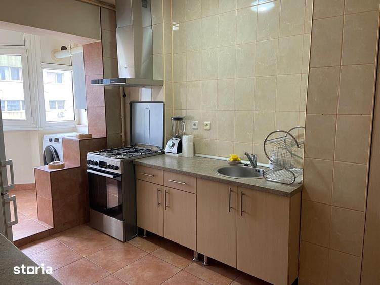 Apartament cu 4 camere decomandat în Pantelimon