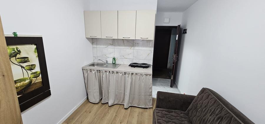 Garsonieră în Vest