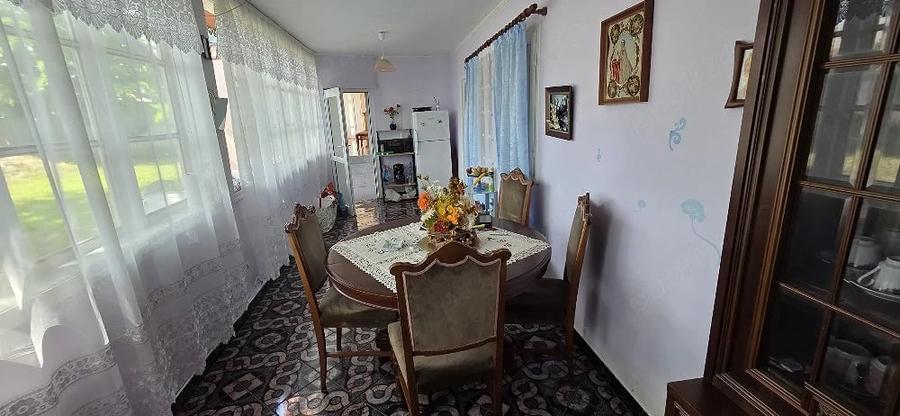 Casă cu 5 camere cu Teren 6000 Mp în Central