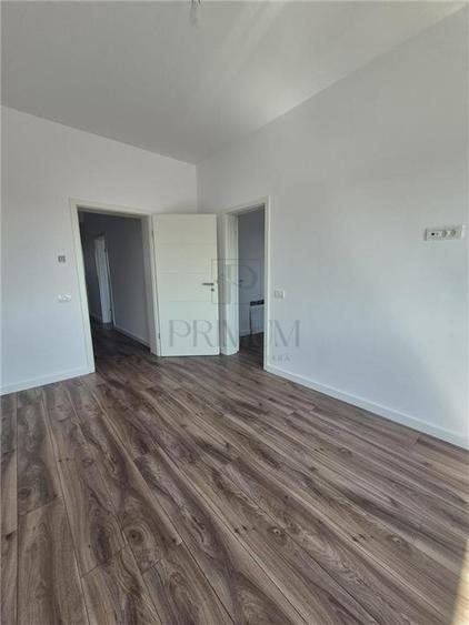 Duplex cu 5 camere cu Canalizare în Moșnița Nouă