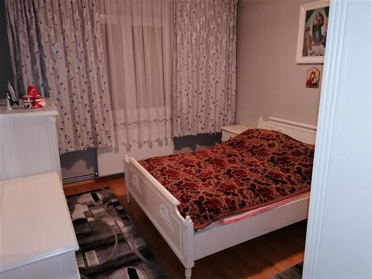 Apartament cu 3 camere decomandat în Olimpia-Stadion