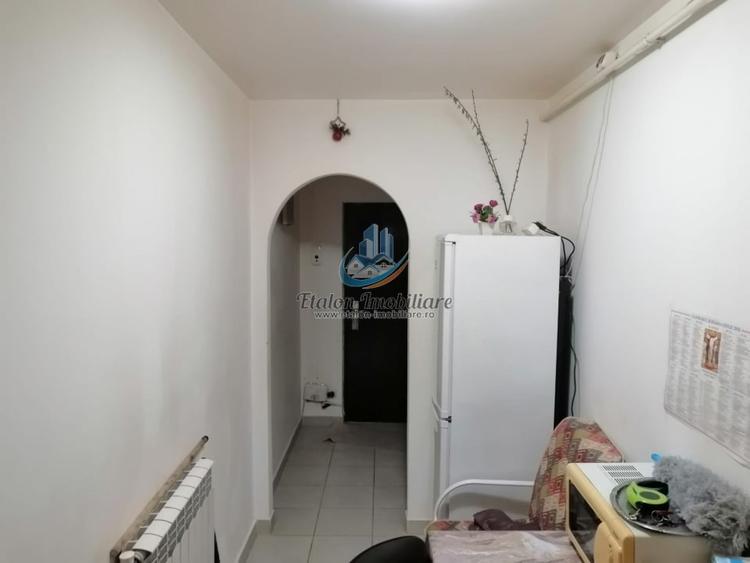 Apartament cu 2 camere decomandat în Periferie
