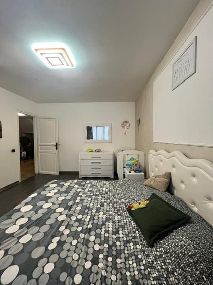 Casă individuală cu 6 camere cu Canalizare în Exterior Nord