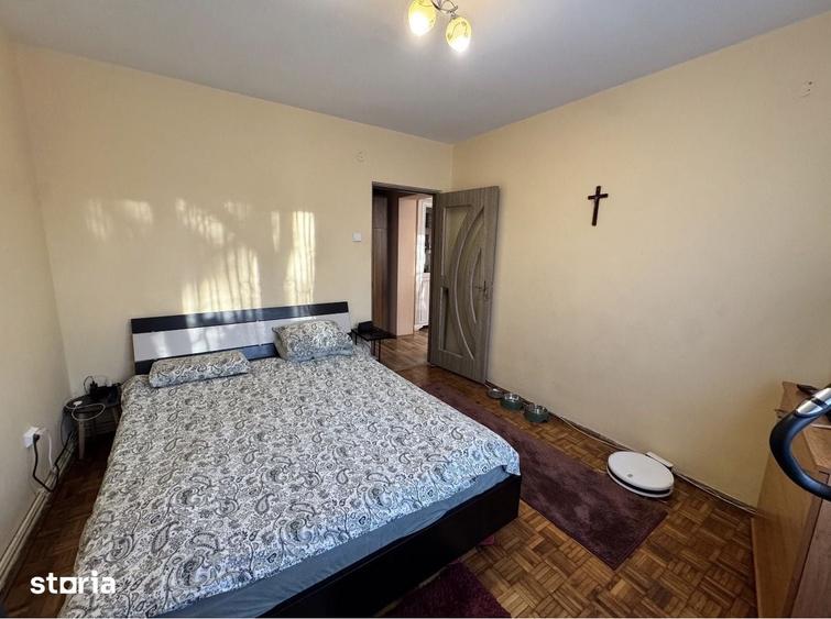 Apartament cu 3 camere în Săsar