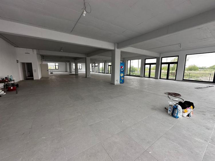 Spațiu comercial, de 1,557 mp, în Cățelu