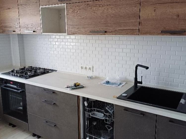 Apartament cu 4 camere decomandat în Primăverii