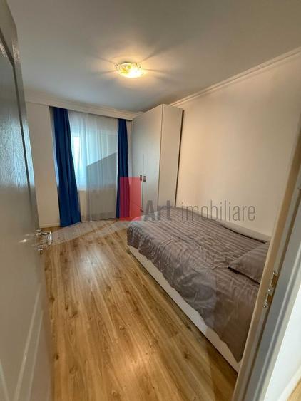 Apartament cu 3 camere decomandat în Lacul Tei