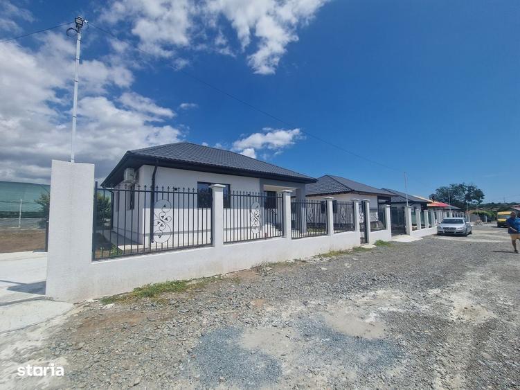 Casă cu 3 camere în Lumina