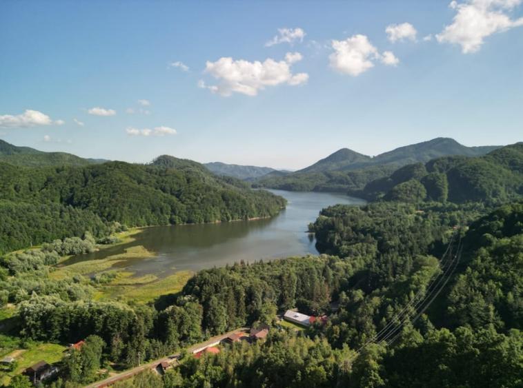 Spațiu comercial, de 600 mp, în Firiza