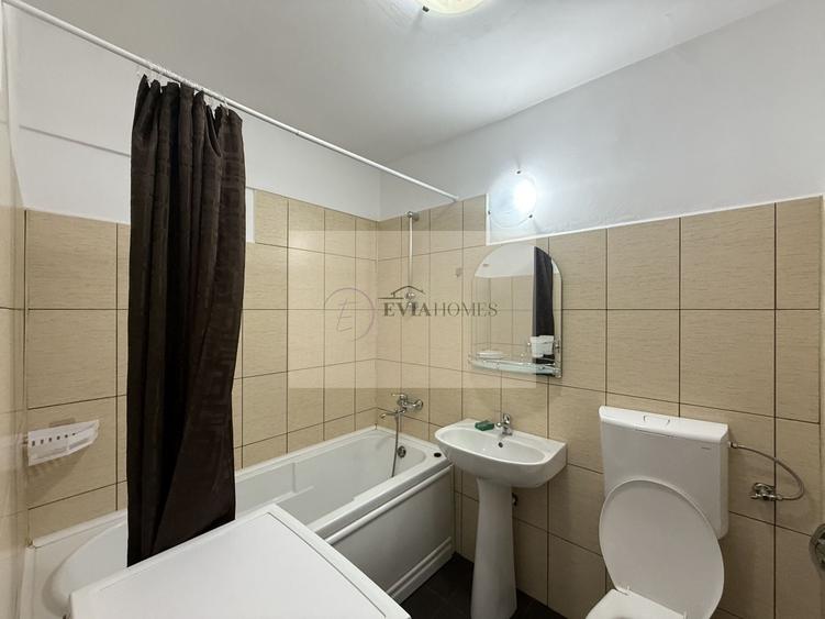 Apartament cu 2 camere semidecomandat, mobilat în Central
