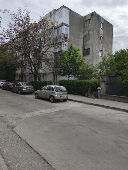 Garsonieră decomandată în Galata