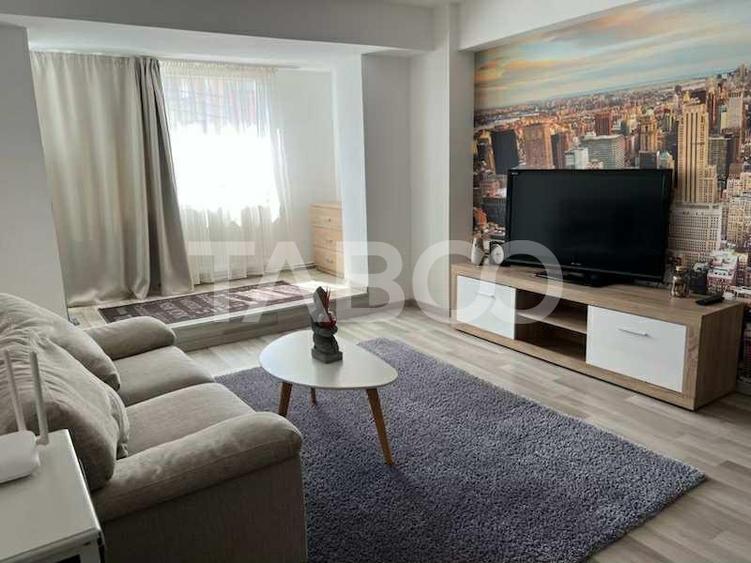 Apartament cu 3 camere decomandat, mobilat în Central