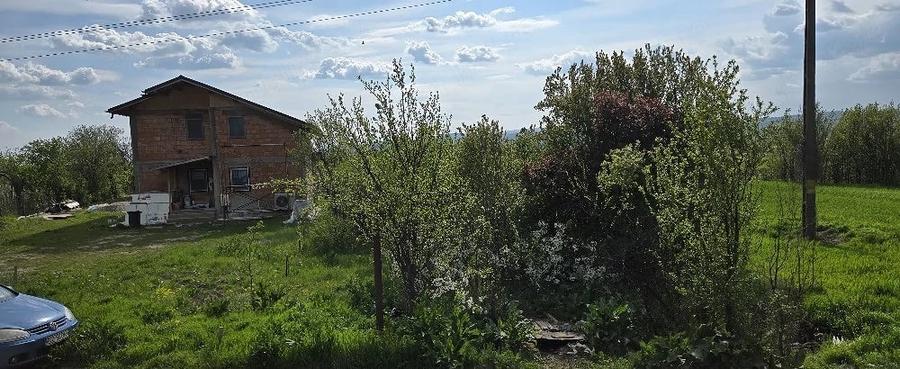 Teren de 5000 mp, în Vernești