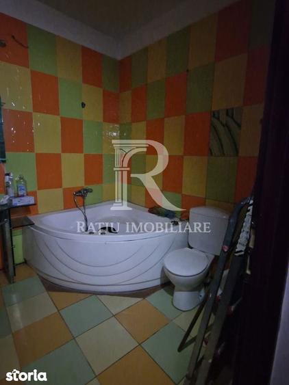Casă cu 3 camere decomandat cu Teren 11 Mp în Central
