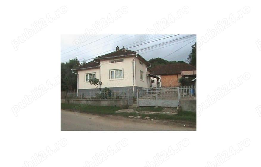 Casă cu 3 camere în Chelința