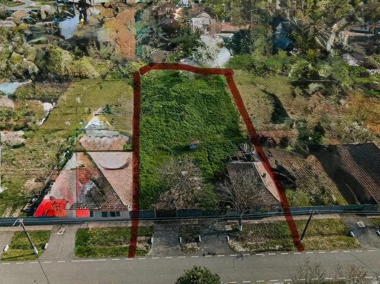 Casă cu Teren 1511 Mp în Central