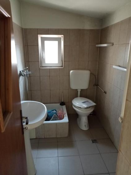 Casă individuală cu 5 camere cu Canalizare în Abator