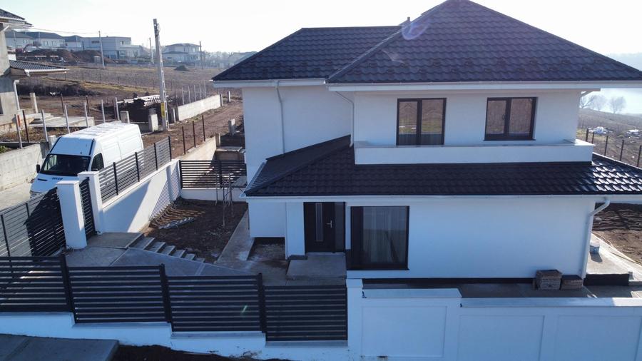 Duplex cu 4 camere cu Canalizare în Central