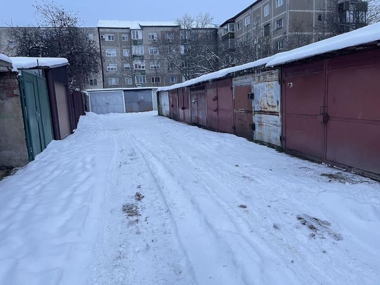 Teren intre blocuri,cu garaje-ideal pentru afacere - 6