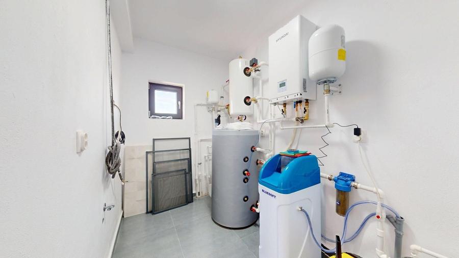 CASA DE LANGA PADURE, Clinceni str. Mierlei 73J - 22