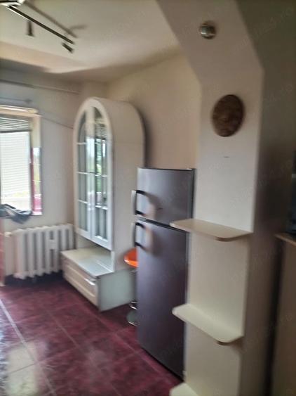Inchiriez apartament doua camere ,zona centrala in spate la teatru inArad - 2