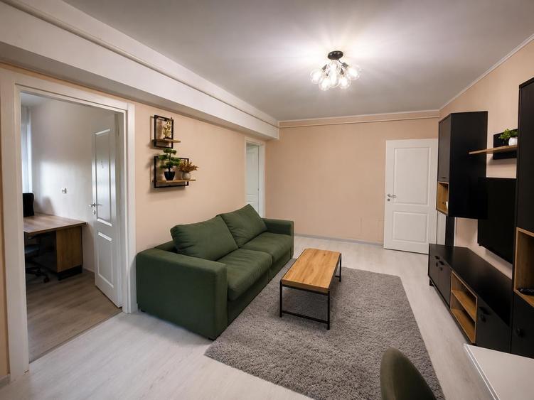 Apartament cu 3 camere, mobilat în Nicolina