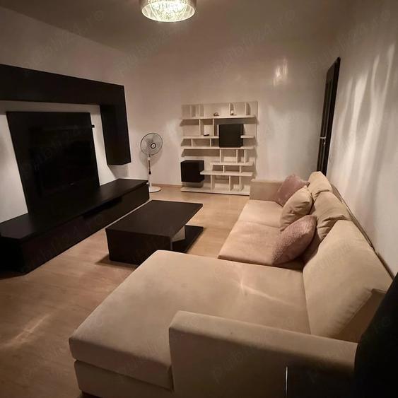 Apartament cu 3 camere decomandat în Faleza Nord