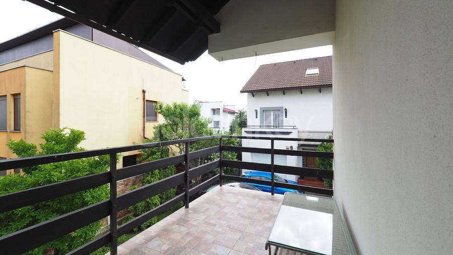 Vila cocheta in cartier rezidential cu piscina comuna, garaj - 13