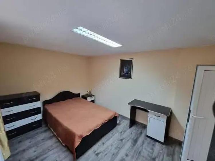 A 34 Proprietarul vinde apart 2 cam demisol strada George Bacovia mobilat ,utilat ,cu centrala ,, - 6