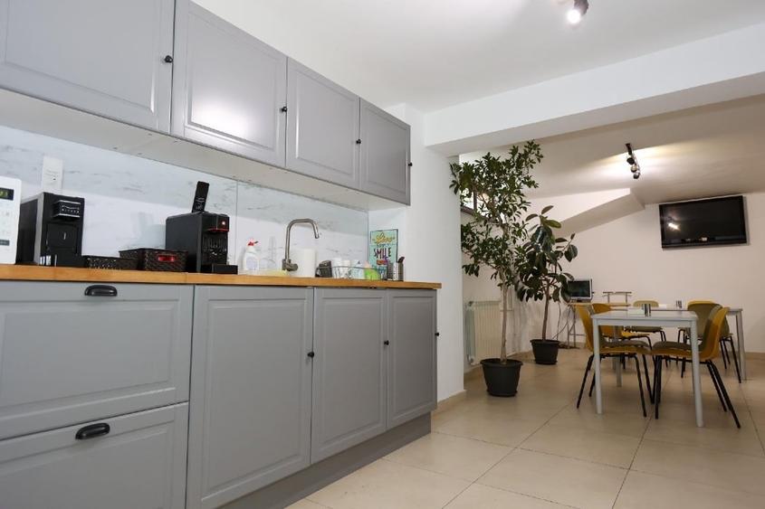 Vand imobil 485 m2 zona domenii parcul ciresari vis a vis Arcadia - 6