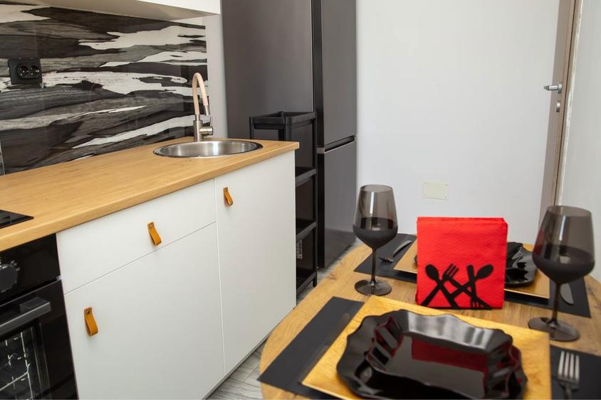 Garsoniera moderna -prima inchiriere langa Luxury Motors - 5