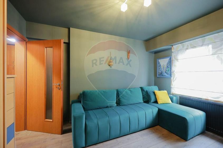 Apartament cu 4 camere de vânzare în zona Rogerius - 12