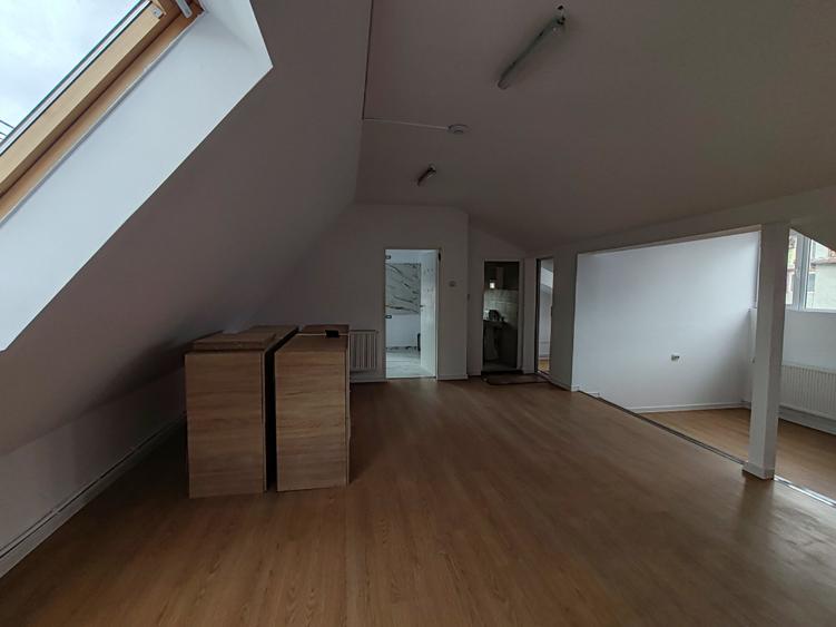 Casa 8 camere pretabila sediu firma GHIMBAV - 14