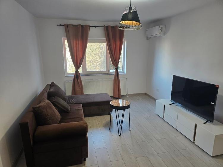 De inchiriat direct proprietar apartament 2 camere - 1