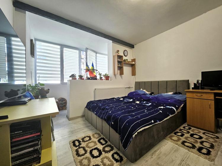 Vanzare apartament 3 camere / Rahova / Al. Costinesti / etaj  2 /4  / comision 0 - 5