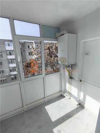 Apartament 2 camere cf 2 decomandat zona Brosteni - 9