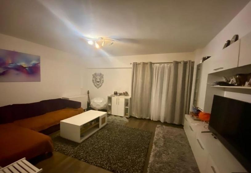 Stefan Cel Mare-etajul 1- 4 camere decomandat-CUB - 6