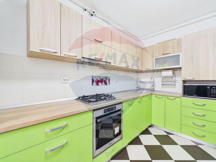 Apartament 3 camere - 2 bai - parcare inclusa - la 5 min de metrou - 7