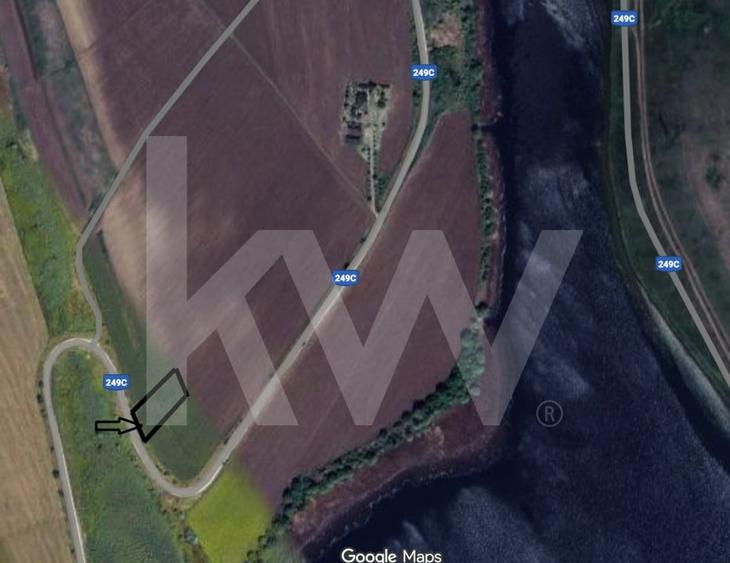 Teren intravilan – Valea Lunga, 3.600 mp • Vedere panoramica spre Lacul Chirita - 3