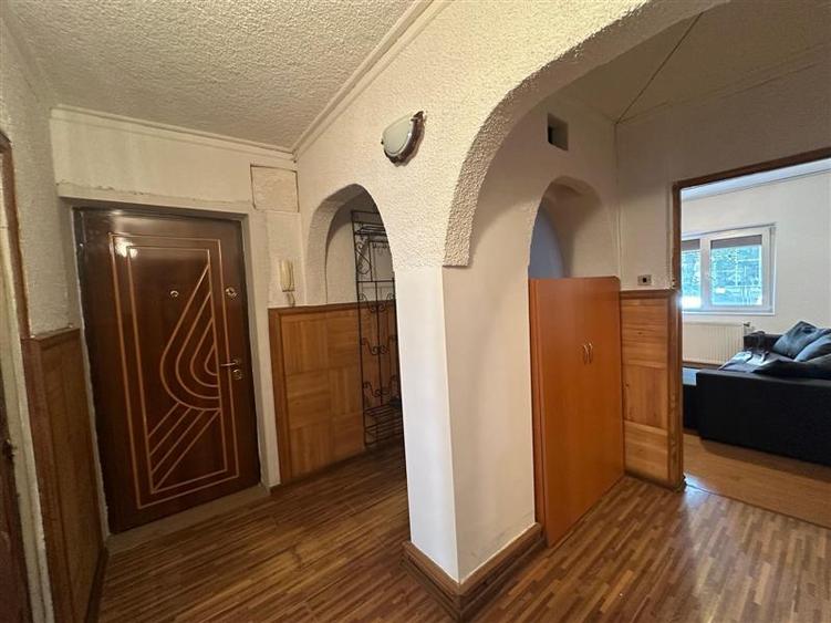 Apartament cu 3 camere decomandat, mobilat în Luncă