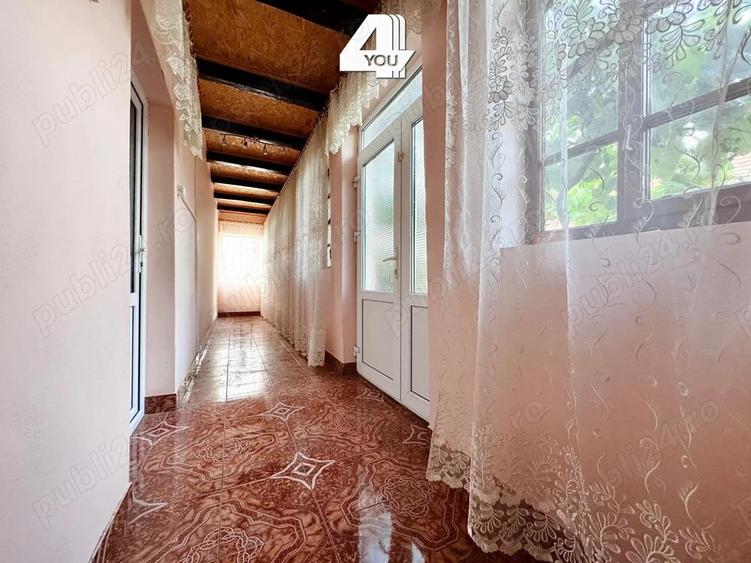 Casa formata din doua corpuri ?i teren de 863 mp, mobilata ?i utilata - 2