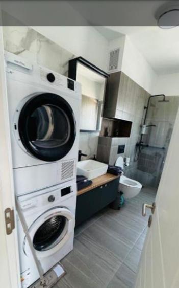Apartament cu 2 camere decomandat, mobilat în Km 5