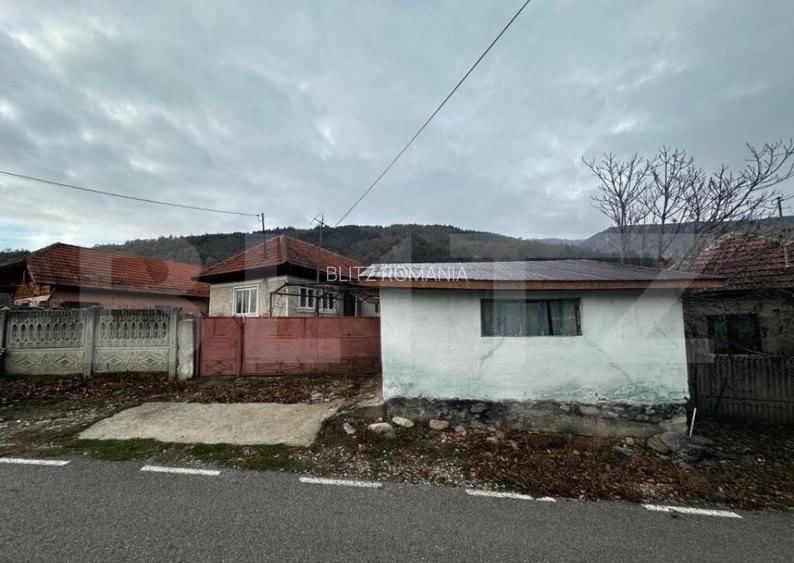 Casa pe parter, teren de 1813mp, zona Runcu