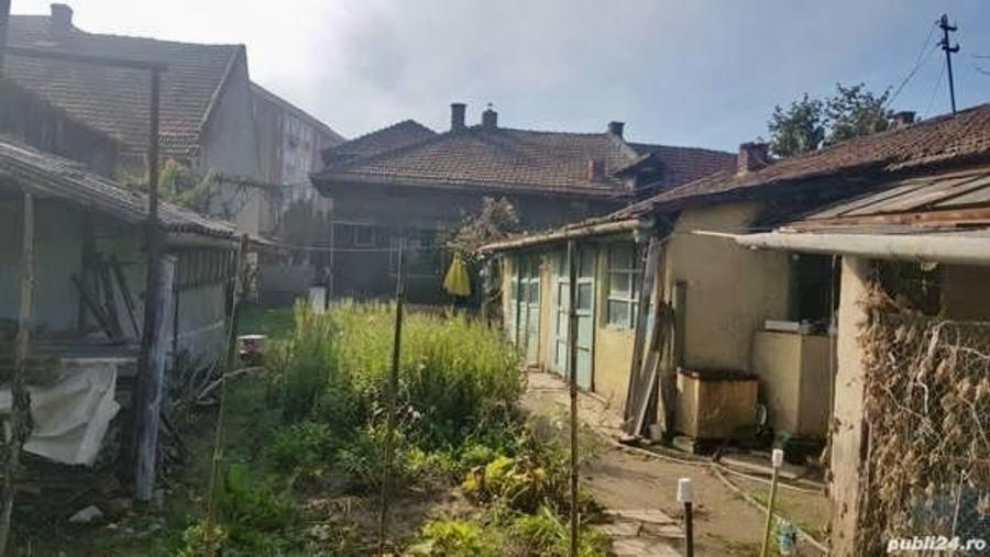 Vand casa ultracentrl Simeria din caramida acces de pe 2 strazi. - 2