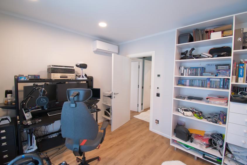 LOCUINTA PRIMITOARE, COMPLET MOBILATA SI UTILATA - 34