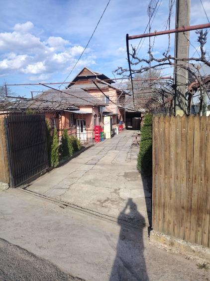 Casă de vânzare, zonă liniștită  - 1