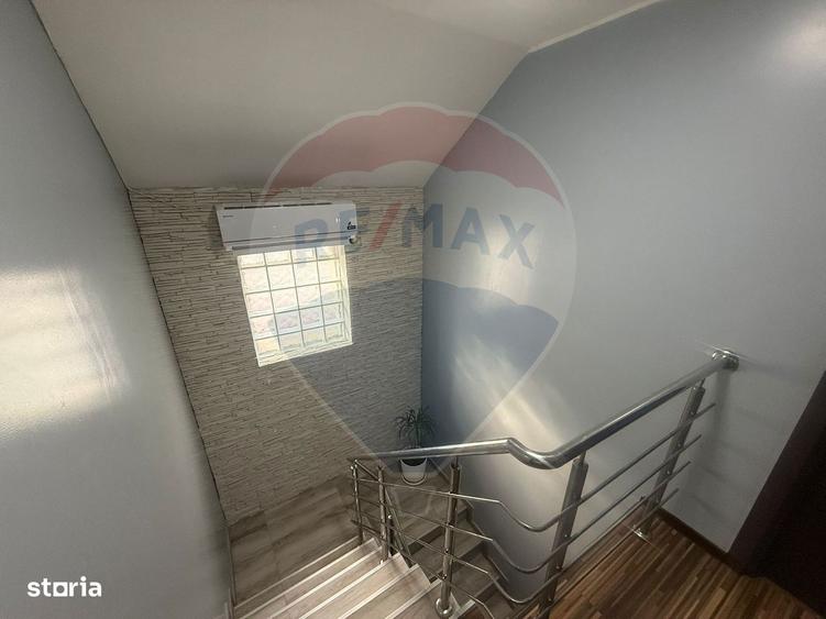 Casa / Vila cu 5 camere de vanzare - 9