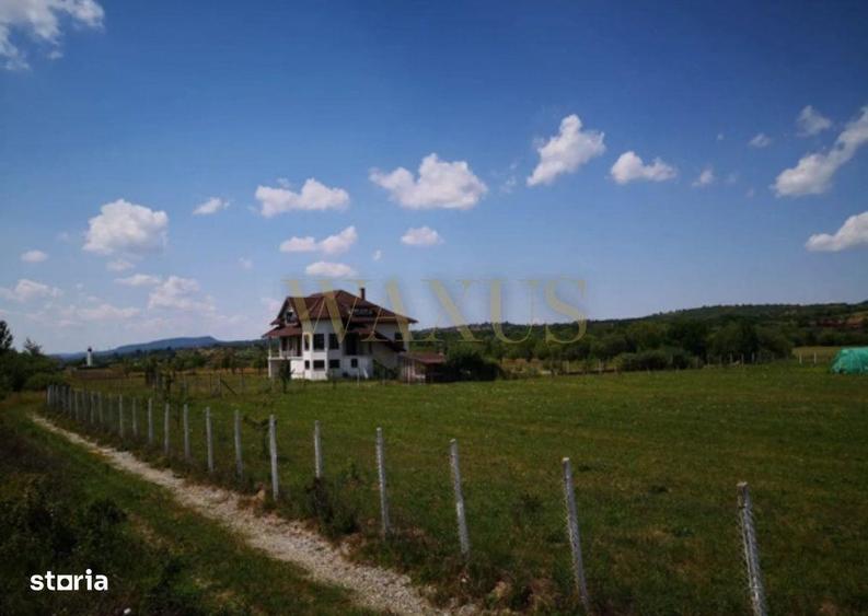 Casa cu 2 nivele,6 camere,70 arii de teren - 6