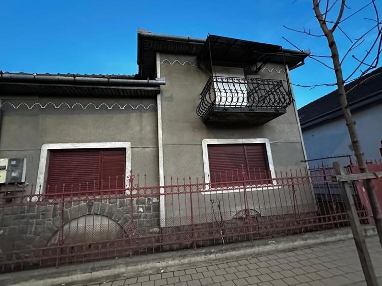 Vanzare Casa P+M Ampoi 3 Garaj 320 mp Teren Imprejmuita la asfalt Pozitie Firma - 1